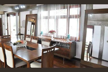 Casa à venda com 3 quartos, 400m² em Pinheirinho, Santo André