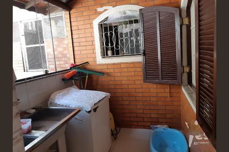 Casa à venda com 2 quartos, 257m² em Vila Lutécia, Santo André