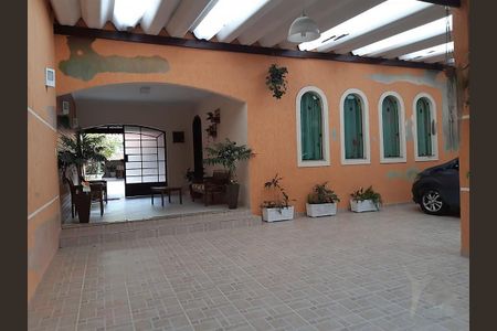 Casa à venda com 2 quartos, 257m² em Vila Lutécia, Santo André