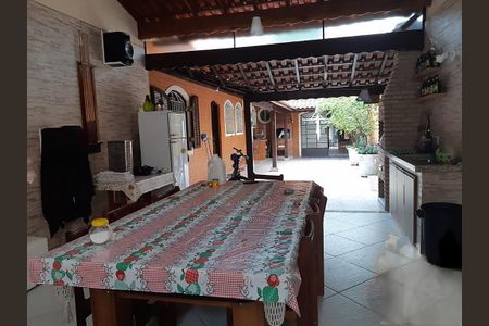 Casa à venda com 2 quartos, 257m² em Vila Lutécia, Santo André