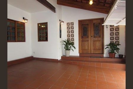 Casa à venda com 180m², 4 quartos e 2 vagas