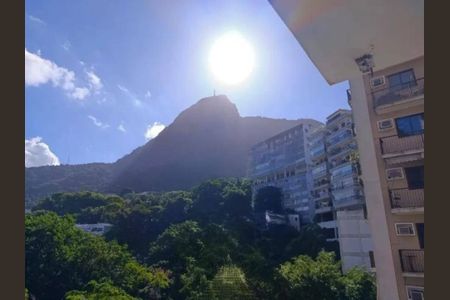 Apartamento à venda com 78m², 2 quartos e 1 vaga