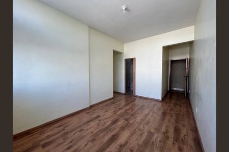 Apartamento à venda com 72m², 2 quartos e sem vaga