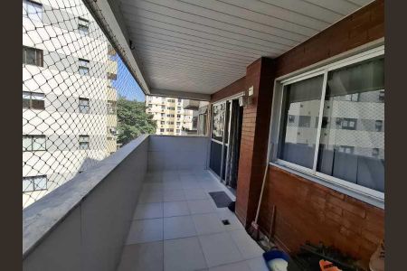 Apartamento à venda com 67m², 2 quartos e 1 vaga