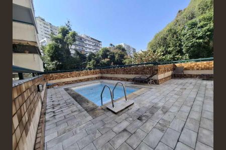 Apartamento à venda com 67m², 2 quartos e 1 vaga