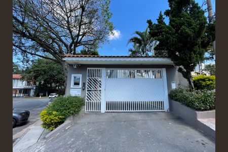 Casa de condomínio à venda com 170m², 3 quartos e 2 vagas Casa de condomínio à venda com 170m², 3 quartos e 2 vagasFachada do condomínio