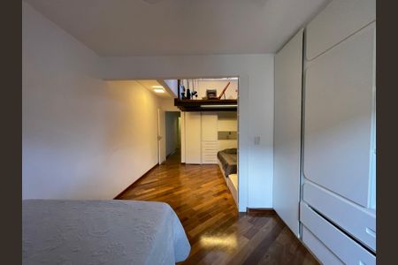 Casa de condomínio à venda com 170m², 3 quartos e 2 vagas Casa de condomínio à venda com 170m², 3 quartos e 2 vagasQuarto