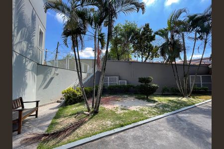 Casa de condomínio à venda com 170m², 3 quartos e 2 vagas Casa de condomínio à venda com 170m², 3 quartos e 2 vagasFachada