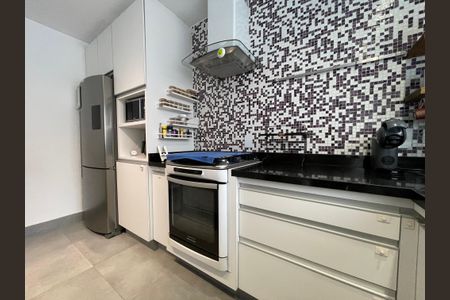 Casa de condomínio à venda com 170m², 3 quartos e 2 vagas Casa de condomínio à venda com 170m², 3 quartos e 2 vagasCozinha