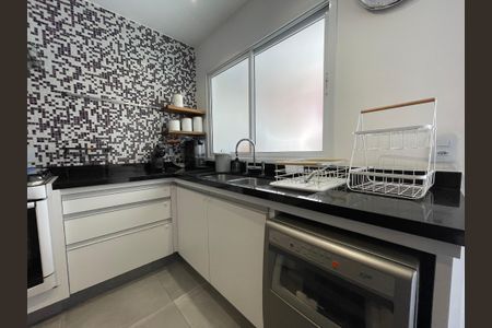 Casa de condomínio à venda com 170m², 3 quartos e 2 vagas Casa de condomínio à venda com 170m², 3 quartos e 2 vagasCozinha