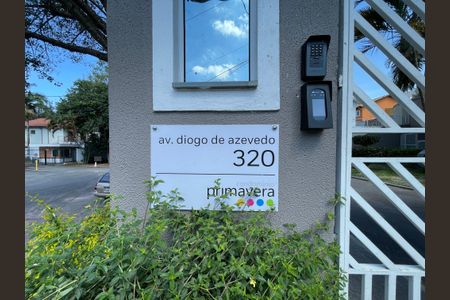 Casa de condomínio à venda com 170m², 3 quartos e 2 vagas Casa de condomínio à venda com 170m², 3 quartos e 2 vagasFachada do condomínio