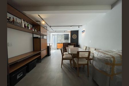 Casa de condomínio à venda com 170m², 3 quartos e 2 vagas Casa de condomínio à venda com 170m², 3 quartos e 2 vagasÁrea comum - Churrasqueira