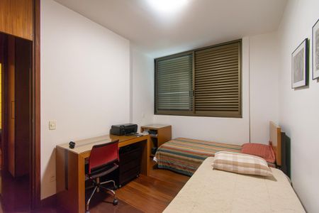 Apartamento à venda com 212m², 4 quartos e 3 vagas Apartamento à venda com 212m², 4 quartos e 3 vagasQuarto 2