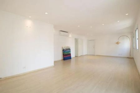 Apartamento à venda com 3 quartos, 213m² em Moema, São Paulo