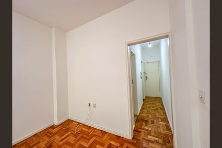 Apartamento à venda com 36m², 1 quarto e sem vagaSala/Quarto