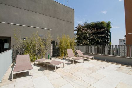 Studio à venda com 25m², 1 quarto e sem vaga Studio à venda com 25m², 1 quarto e sem vagaÁrea Comum - Piscina