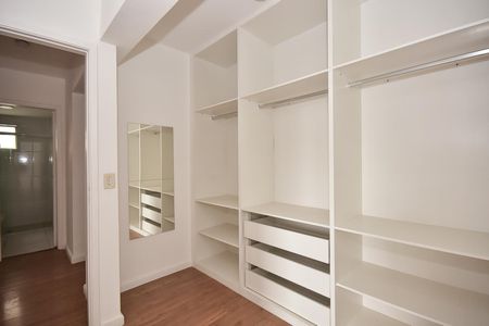 Apartamento à venda com 115m², 3 quartos e 1 vagaArmário da Suíte