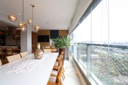 Apartamento à venda com 150m², 3 quartos e 2 vagasVaranda