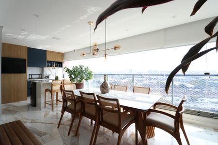 Apartamento à venda com 150m², 3 quartos e 2 vagasVaranda