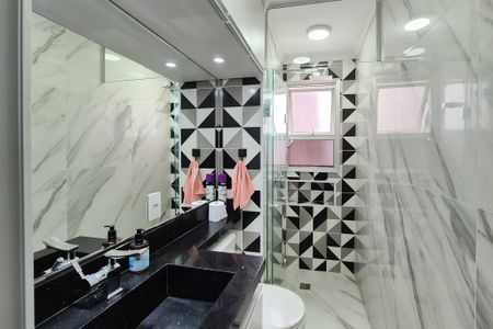 Apartamento à venda com 60m², 2 quartos e 1 vaga Apartamento à venda com 60m², 2 quartos e 1 vagaBanheiro da Suíte