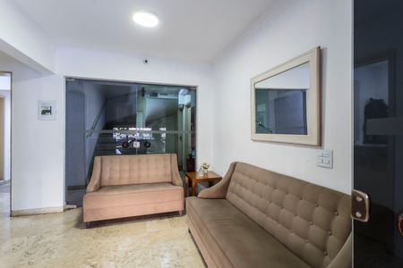Apartamento à venda com 62m², 2 quartos e 1 vaga Apartamento à venda com 62m², 2 quartos e 1 vagaHall social