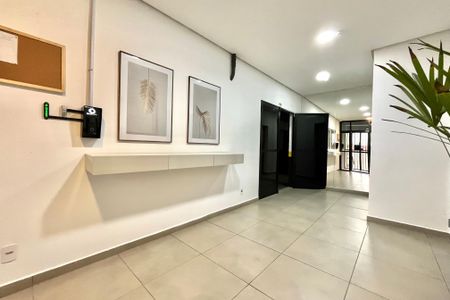 Apartamento à venda com 40m², 2 quartos e 1 vaga Apartamento à venda com 40m², 2 quartos e 1 vagaHall social