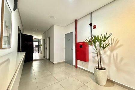 Apartamento à venda com 40m², 2 quartos e 1 vaga Apartamento à venda com 40m², 2 quartos e 1 vagaHall social