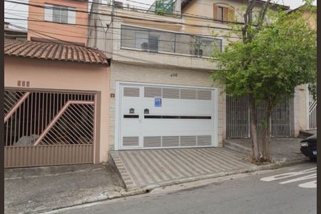 Casa à venda com 150m², 3 quartos e 3 vagas Casa à venda com 150m², 3 quartos e 3 vagasFachada