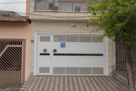 Casa à venda com 150m², 3 quartos e 3 vagas Casa à venda com 150m², 3 quartos e 3 vagasFachada