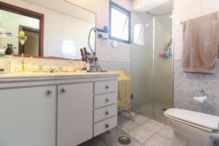 Apartamento à venda com 178m², 4 quartos e 3 vagas Apartamento à venda com 178m², 4 quartos e 3 vagasBanheiro Social