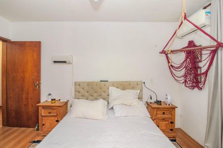 Casa à venda com 380m², 3 quartos e 4 vagas Casa à venda com 380m², 3 quartos e 4 vagasSuíte