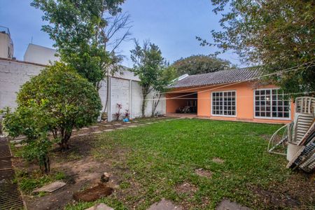 Casa à venda com 380m², 3 quartos e 4 vagas Casa à venda com 380m², 3 quartos e 4 vagasPátio