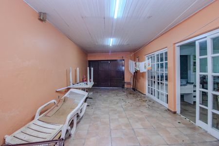 Casa à venda com 380m², 3 quartos e 4 vagas Casa à venda com 380m², 3 quartos e 4 vagasGaragem