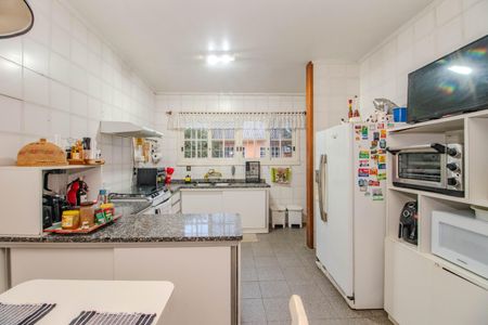 Casa à venda com 380m², 3 quartos e 4 vagas Casa à venda com 380m², 3 quartos e 4 vagasCozinha