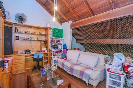 Casa à venda com 380m², 3 quartos e 4 vagas Casa à venda com 380m², 3 quartos e 4 vagass