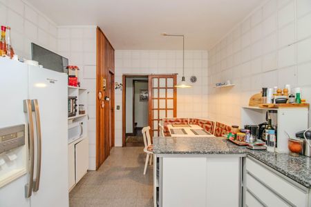 Casa à venda com 380m², 3 quartos e 4 vagas Casa à venda com 380m², 3 quartos e 4 vagasCozinha