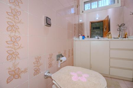 Casa à venda com 380m², 3 quartos e 4 vagas Casa à venda com 380m², 3 quartos e 4 vagasLavabo