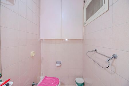 Casa à venda com 380m², 3 quartos e 4 vagas Casa à venda com 380m², 3 quartos e 4 vagasBanheiro Social