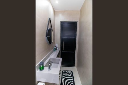 Casa à venda com 123m², 3 quartos e 2 vagas Casa à venda com 123m², 3 quartos e 2 vagasBanheiro Social