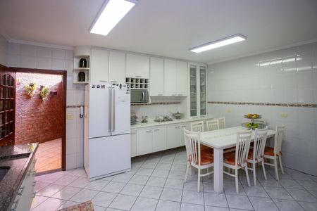 Casa à venda com 153m², 3 quartos e 2 vagasCozinha