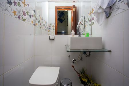 Casa à venda com 153m², 3 quartos e 2 vagasLavabo