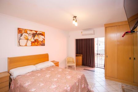 Casa à venda com 153m², 3 quartos e 2 vagasSuíte