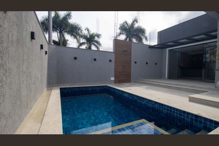 Casa de condomínio à venda com 300m², 4 quartos e 2 vagasQuintal