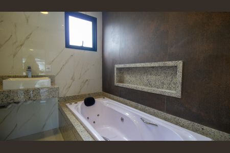 Casa de condomínio à venda com 300m², 4 quartos e 2 vagasBanheiro da Suíte 4