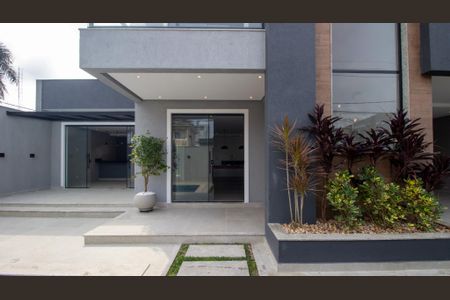 Casa de condomínio à venda com 300m², 4 quartos e 2 vagasQuintal