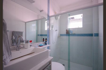 Casa à venda com 200m², 3 quartos e 2 vagas Casa à venda com 200m², 3 quartos e 2 vagasBanheiro Suíte 2