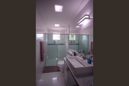 Casa à venda com 200m², 3 quartos e 2 vagas Casa à venda com 200m², 3 quartos e 2 vagasBanheiro Suíte 1