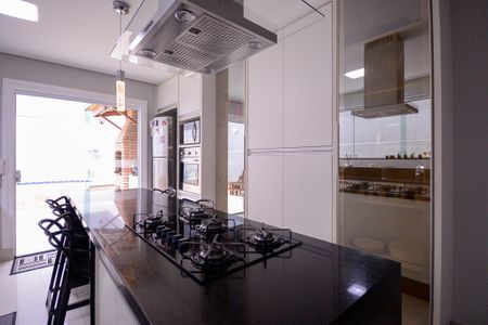 Casa à venda com 200m², 3 quartos e 2 vagas Casa à venda com 200m², 3 quartos e 2 vagasCozinha