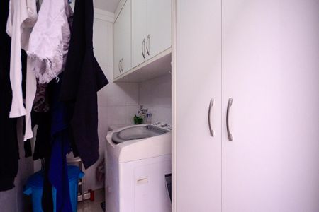 Casa à venda com 200m², 3 quartos e 2 vagas Casa à venda com 200m², 3 quartos e 2 vagasÁrea de Serviço