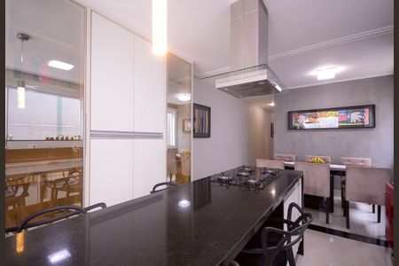Casa à venda com 200m², 3 quartos e 2 vagas Casa à venda com 200m², 3 quartos e 2 vagasCozinha